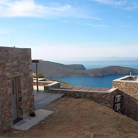 Deep Blue Villas, Szálloda